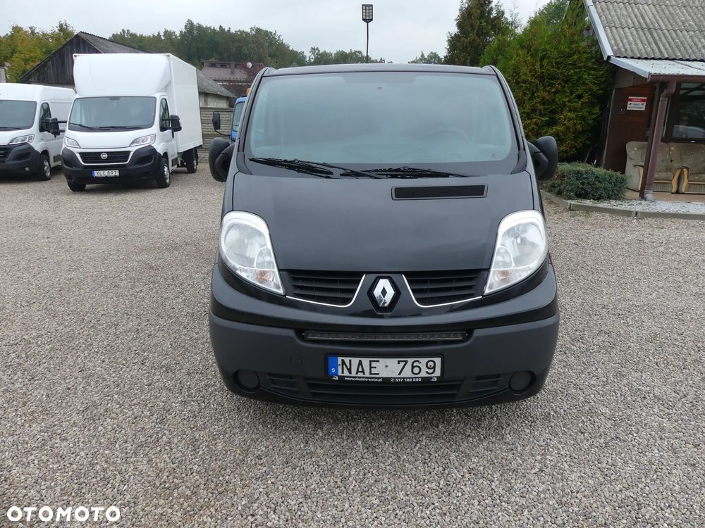 Renault TRAFIC - 2