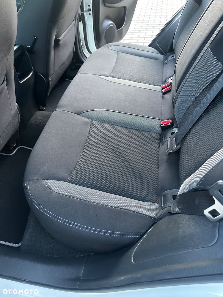 Nissan Qashqai - 25