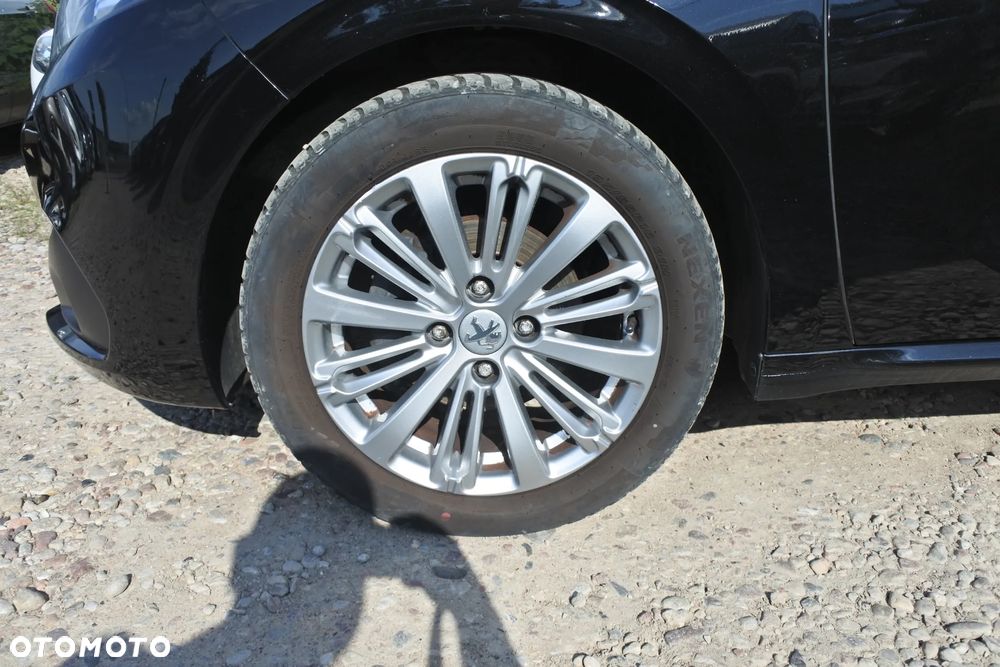Peugeot 208 1.2 PureTech Allure S&S - 26