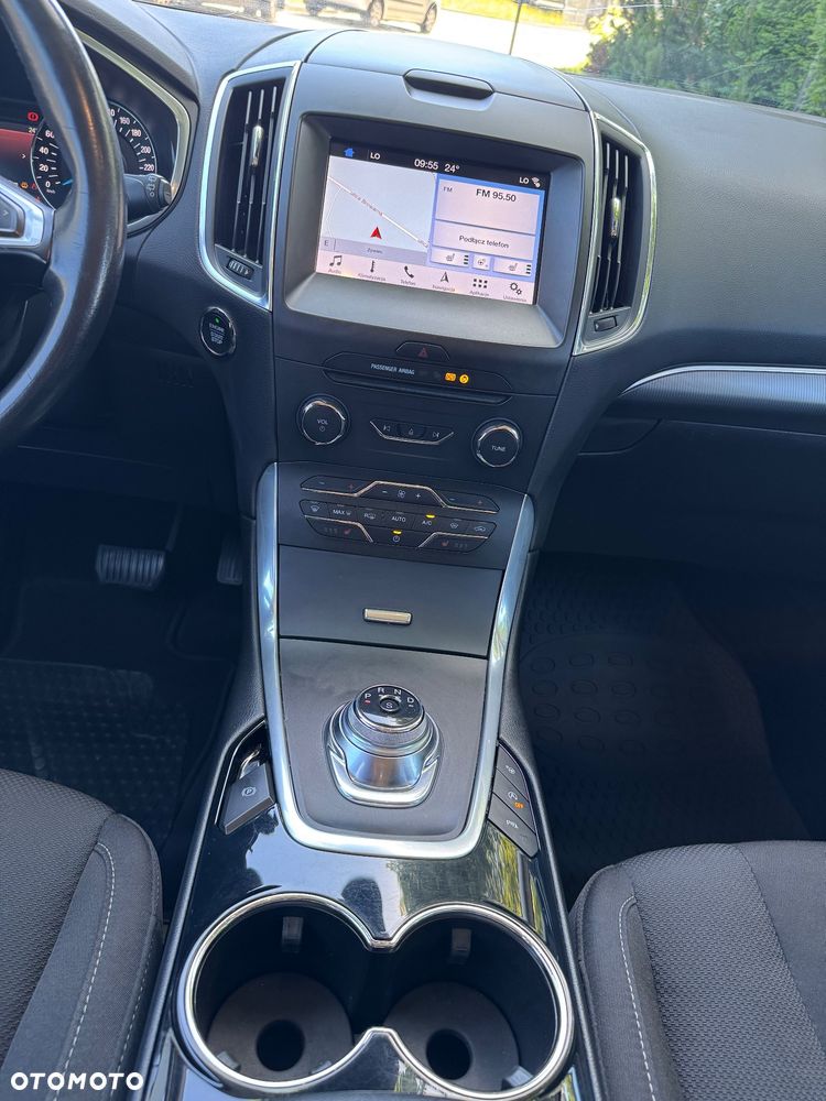 Ford S-Max - 17