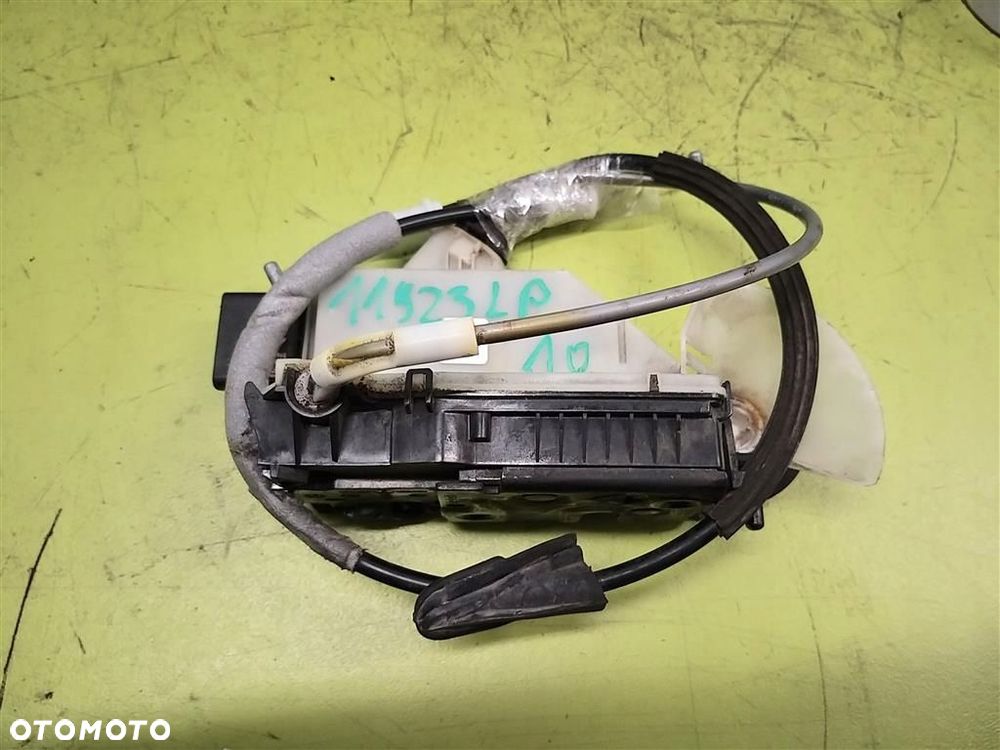 Zamek drzwi przód lewy Citroen DS5  2011-2015 - 1