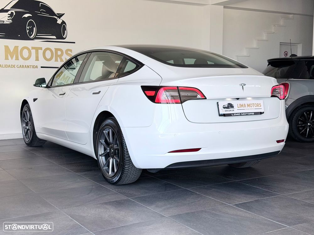 Tesla Model 3 Standard Range Plus RWD - 4