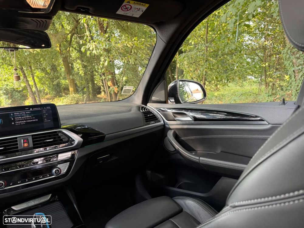 BMW iX3 M Sport Impressive - 15