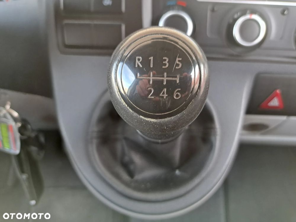 Volkswagen Transporter - 25