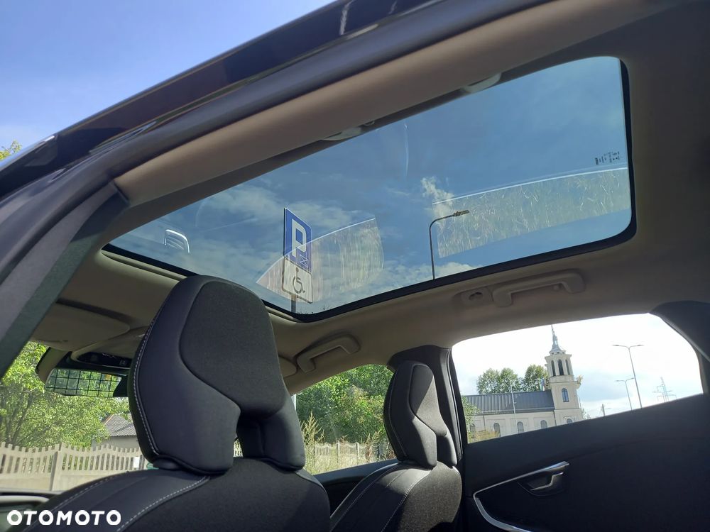 Volvo V40 D2 - 16