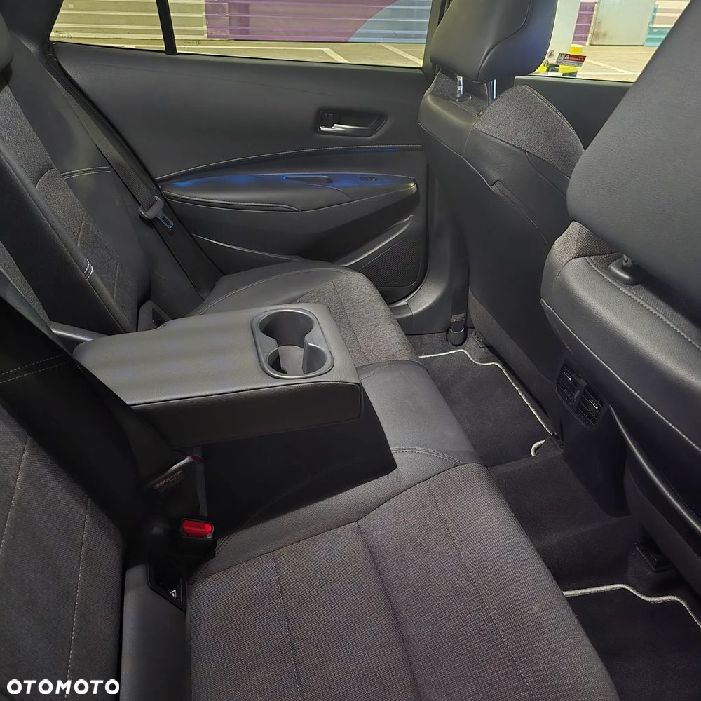 Toyota Corolla 1.8 Hybrid Style - 18