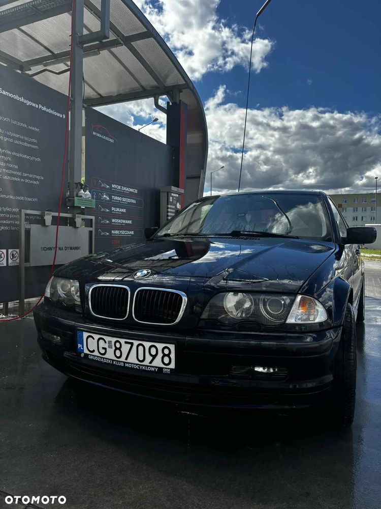 BMW Seria 3 318i - 5