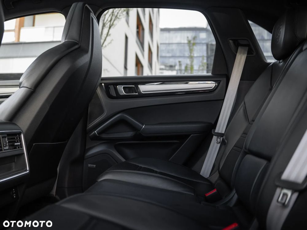 Porsche Cayenne Platinum Edition - 15