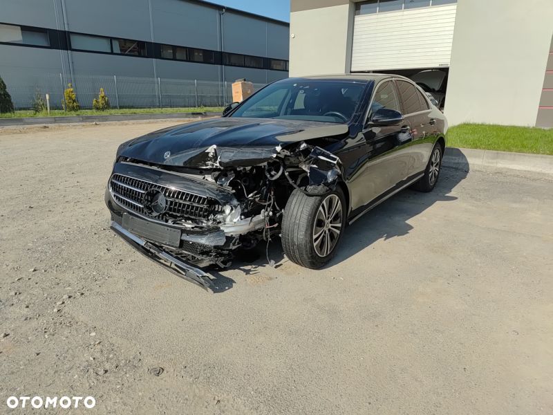 Mercedes-Benz Klasa E 220 d 9G-TRONIC - 32