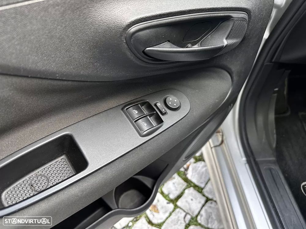 Fiat Punto 1.2 Young S&S - 12