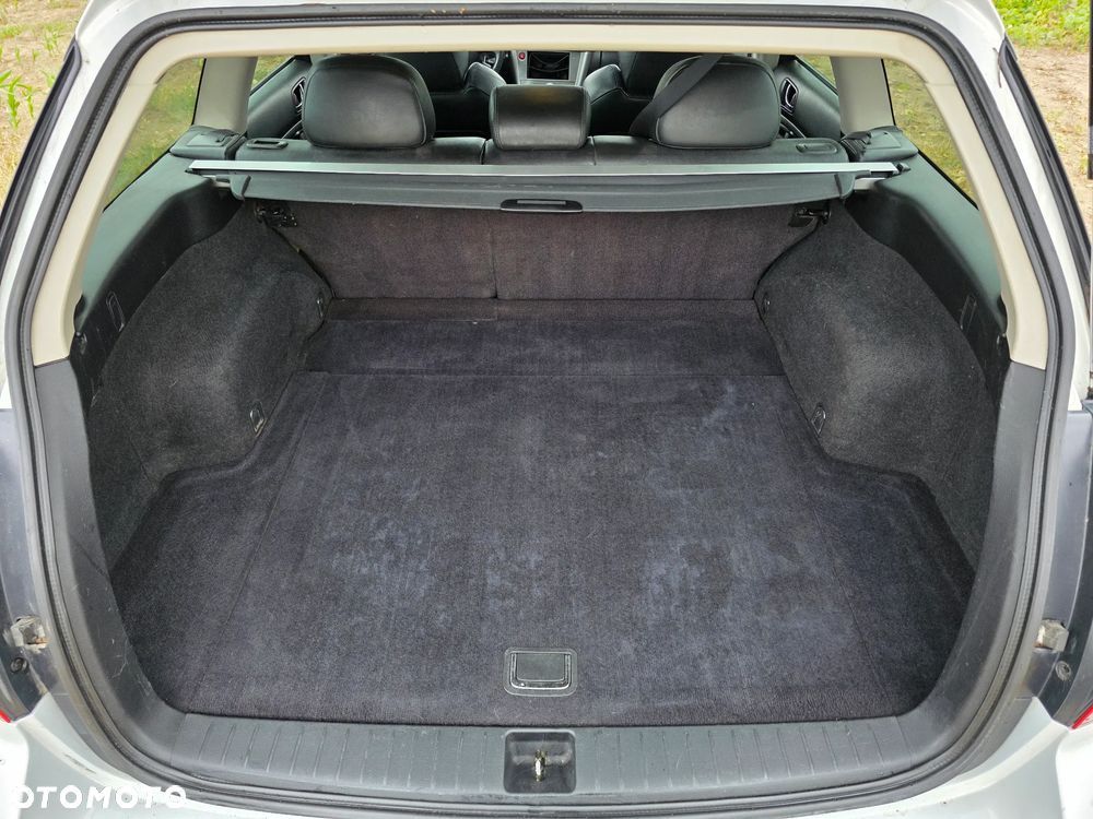 Subaru Legacy - 35