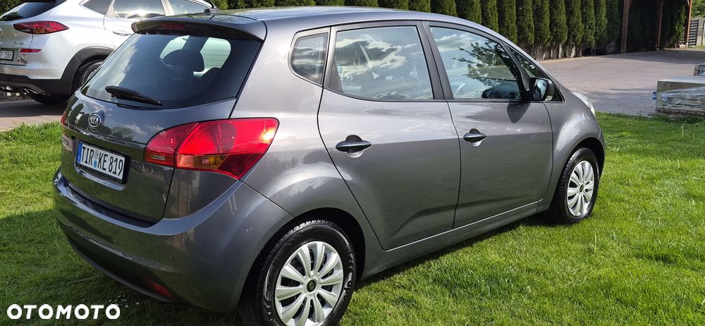 Kia Venga 1.6 L - 5