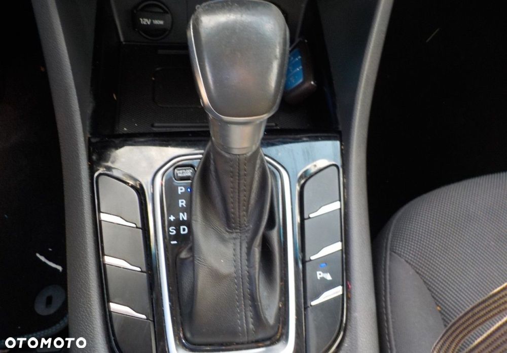 Hyundai IONIQ - 33