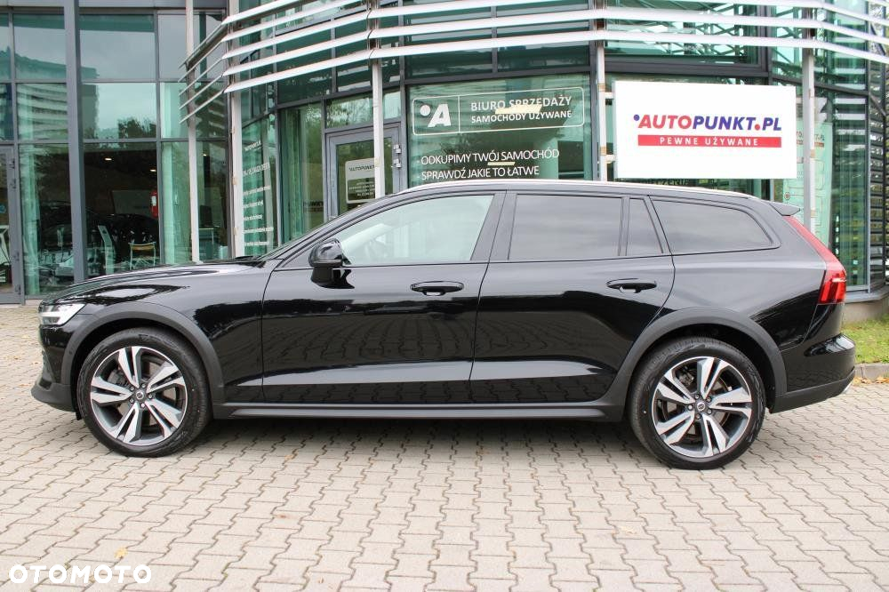 Volvo V60 Cross Country - 8