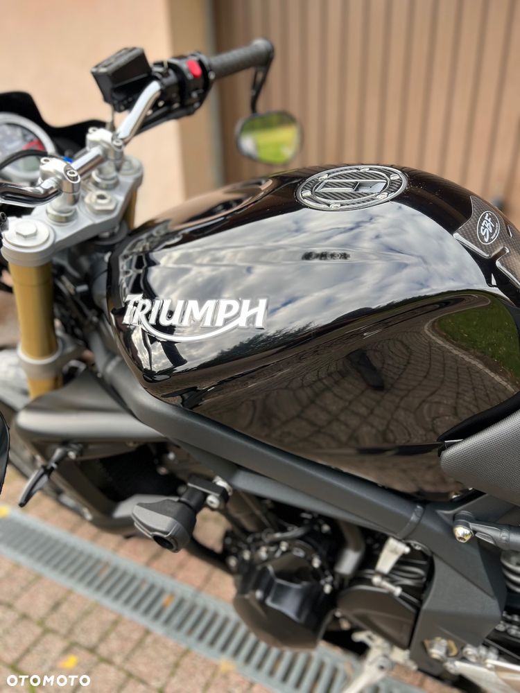 Triumph Street Triple - 19