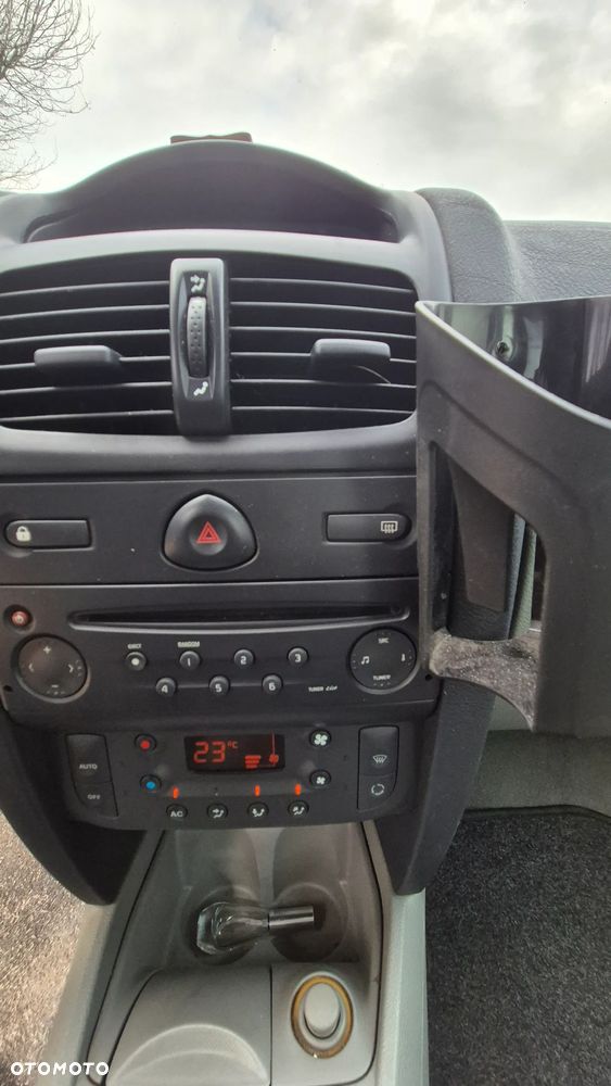 Renault Clio 1.4 16V Extreme - 6