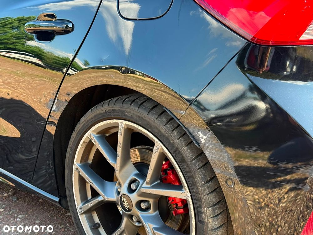 Ford Focus 2.3 EcoBoost ST - 17