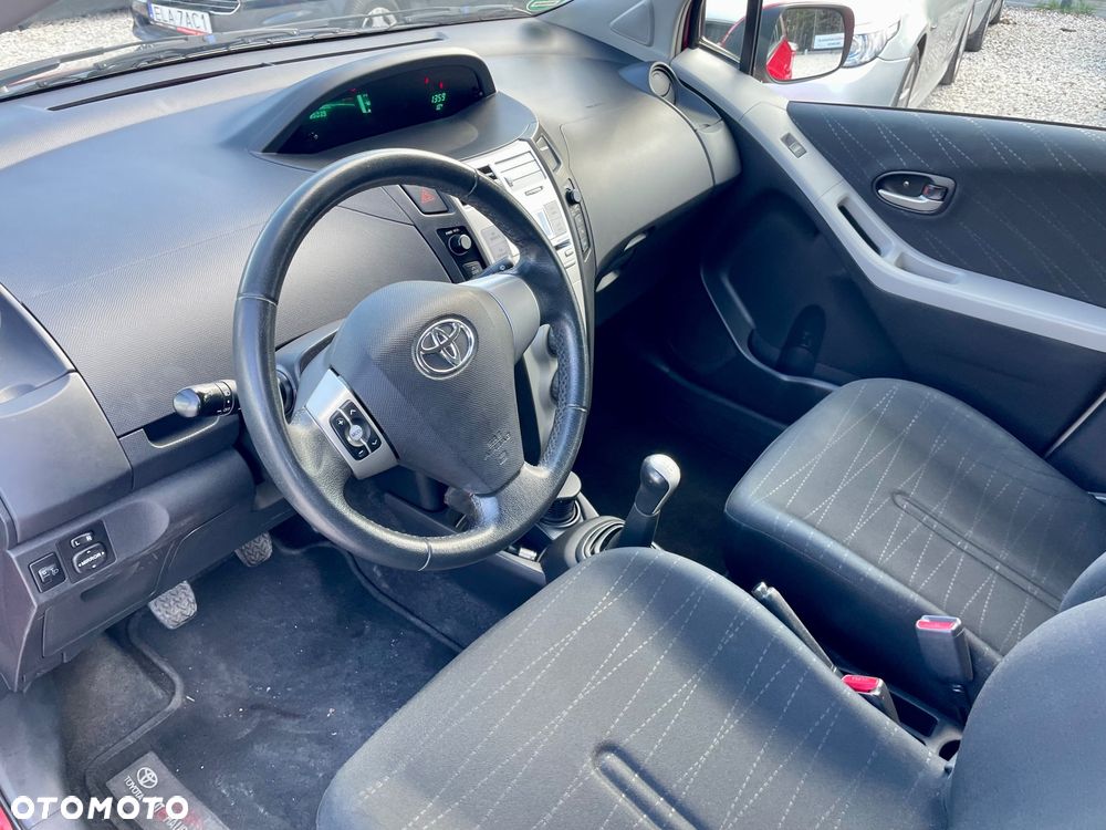 Toyota Yaris 1.3 Luna Hit - 27