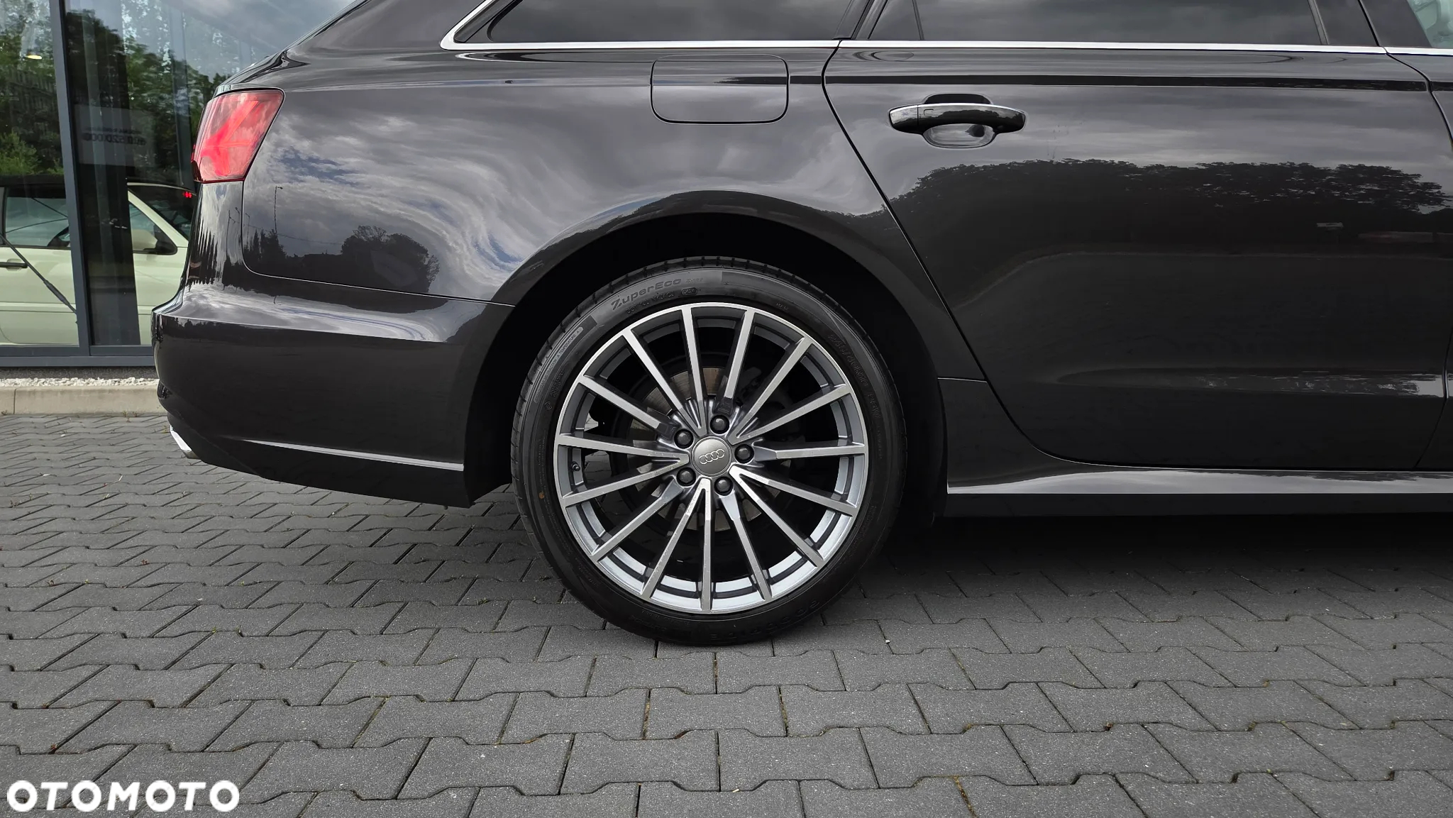 Audi A6 Avant 2.0 TDI Ultra S tronic - 32