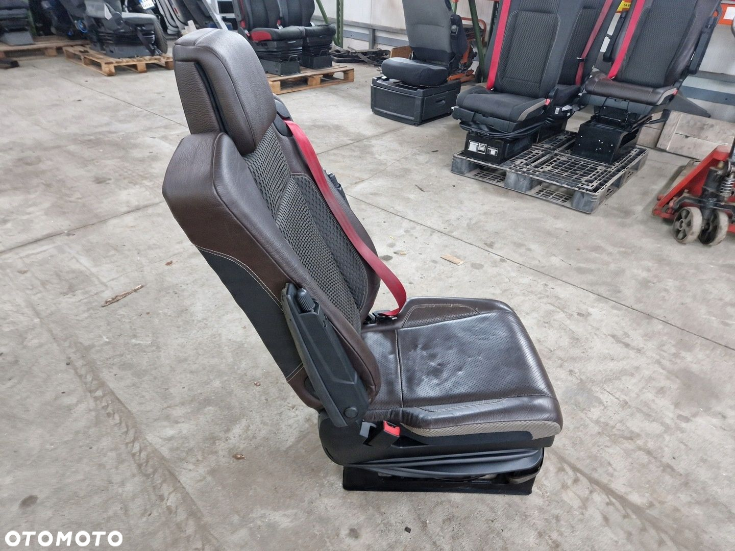 FOTEL SIEDZENIE KIEROWCY SKÓRA RENAULT GAMA T C K - 2