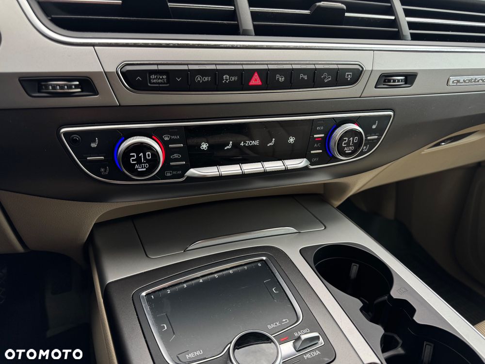 Audi Q7 - 17