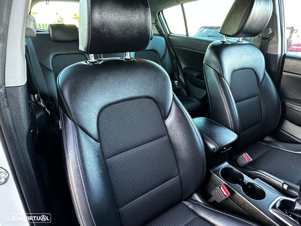 Kia Sportage 1.6 CRDI ISG MHEV Drive - 38