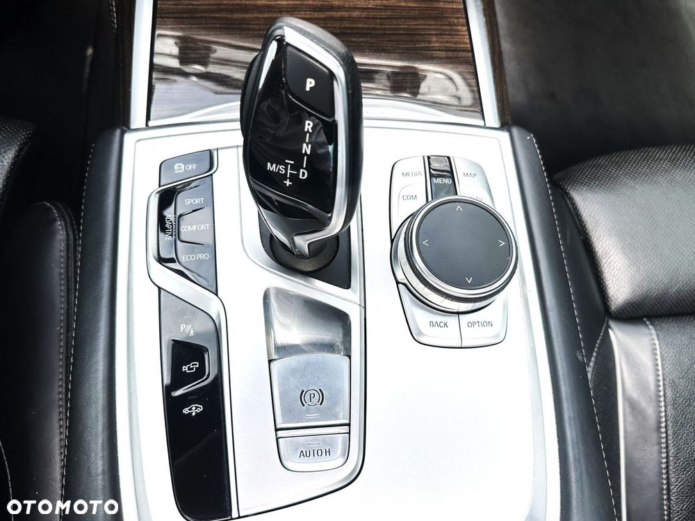 BMW Seria 7 - 17