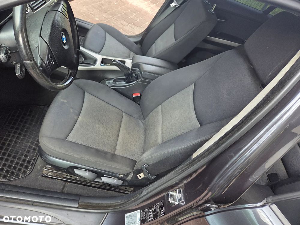 BMW Seria 3 - 16