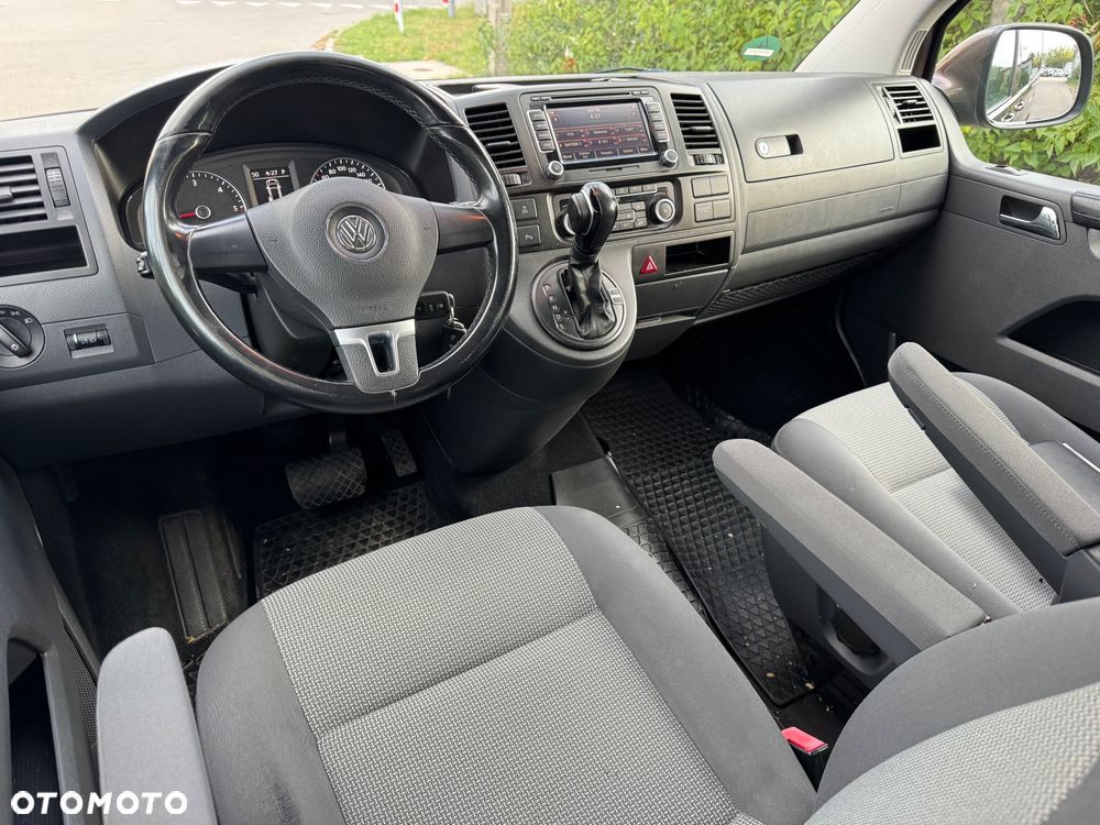 Volkswagen Caravelle - 13