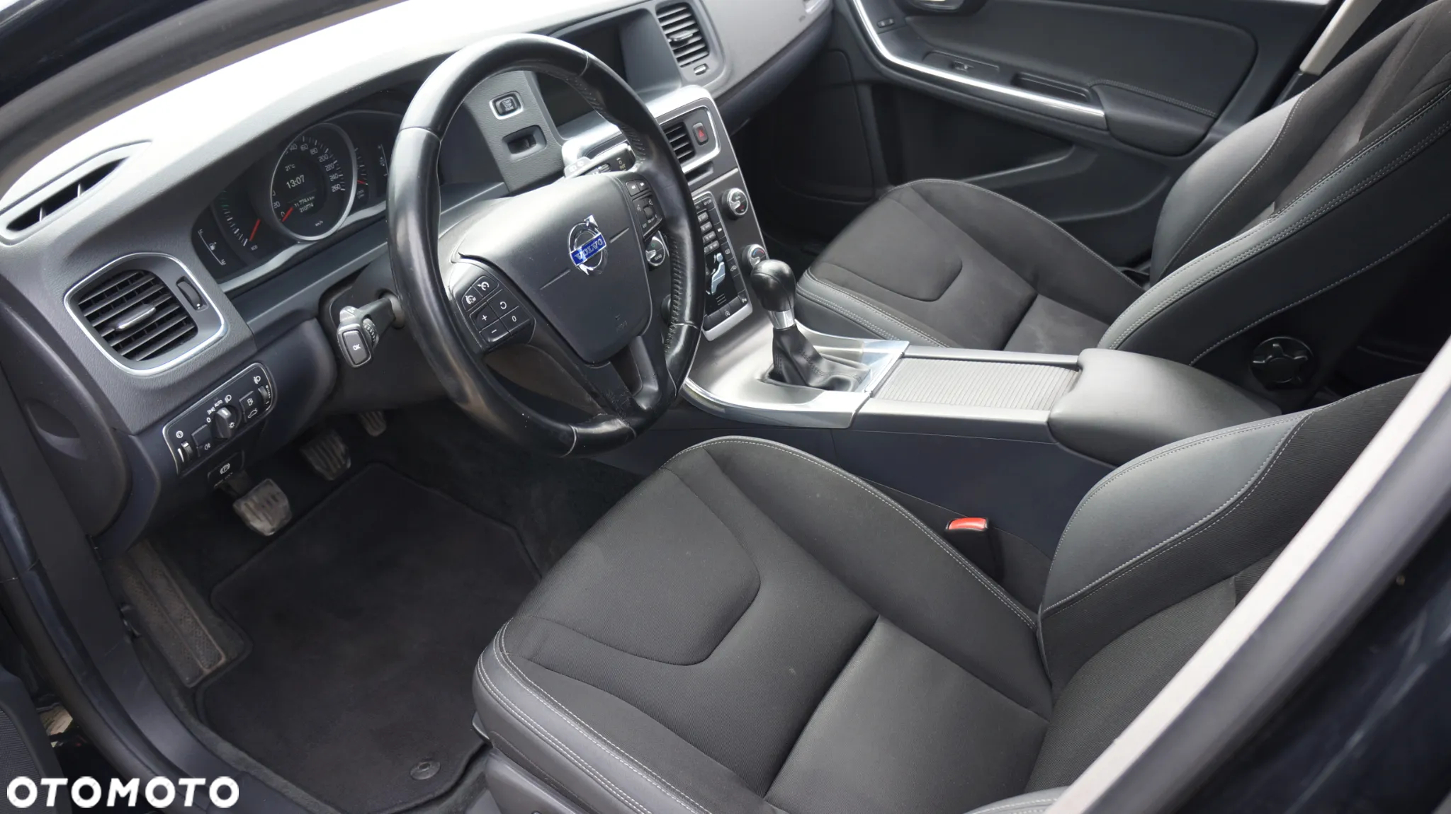 Volvo V60 D2 Momentum - 9