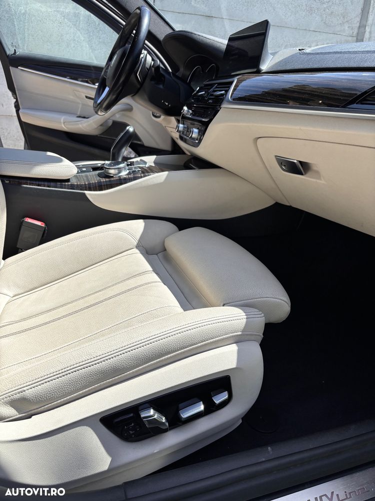BMW Seria 5 520d AT - 23