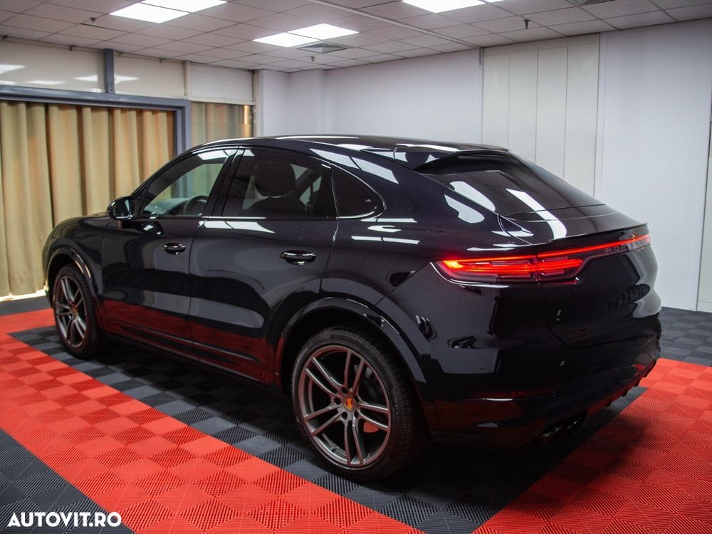 Porsche Cayenne Coupe Standard - 2
