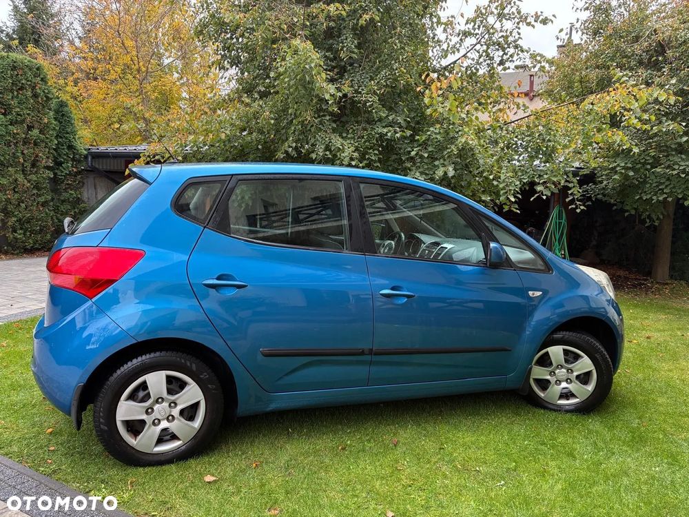 Kia Venga 2010 photo 3