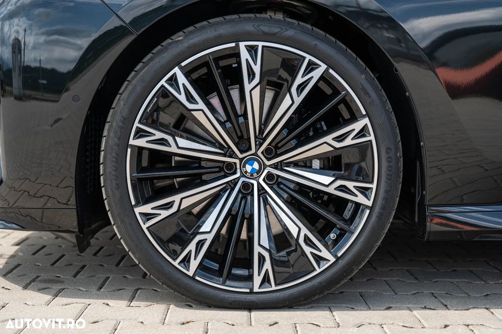 BMW Seria 7 740 xDrive - 12
