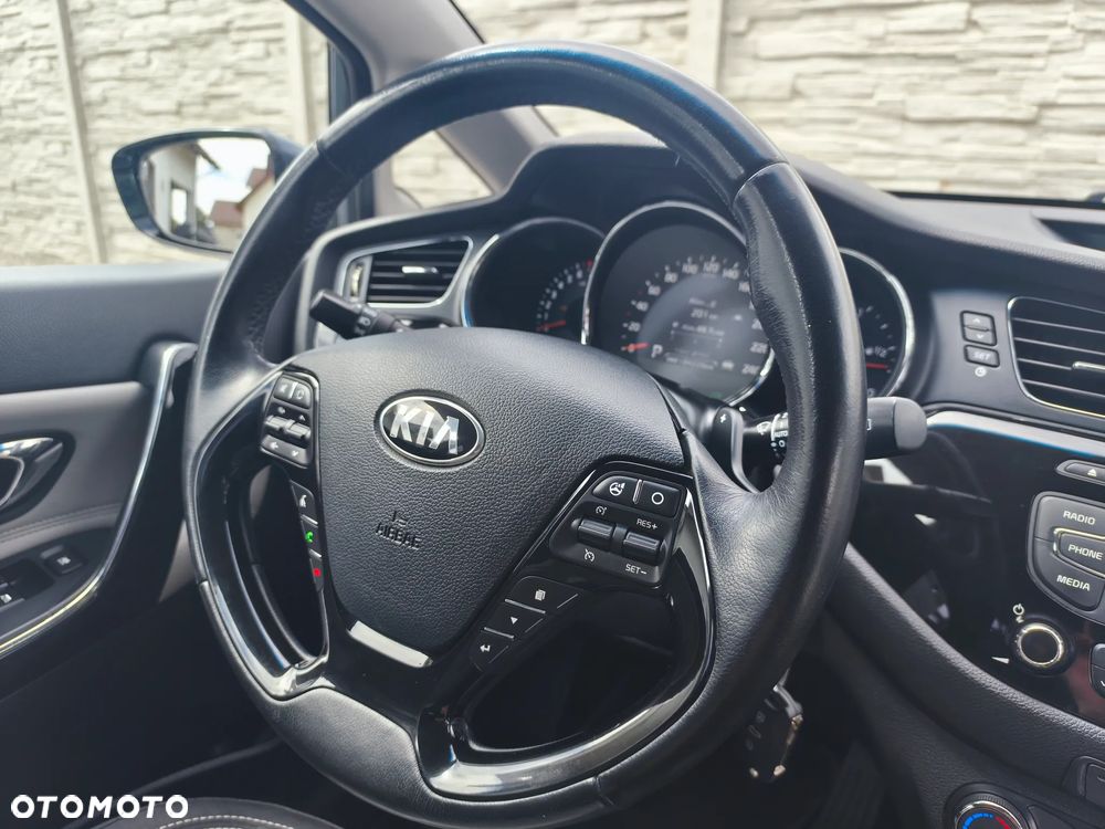 Kia Ceed 1.6 GDI DCT Platinum Edition - 16