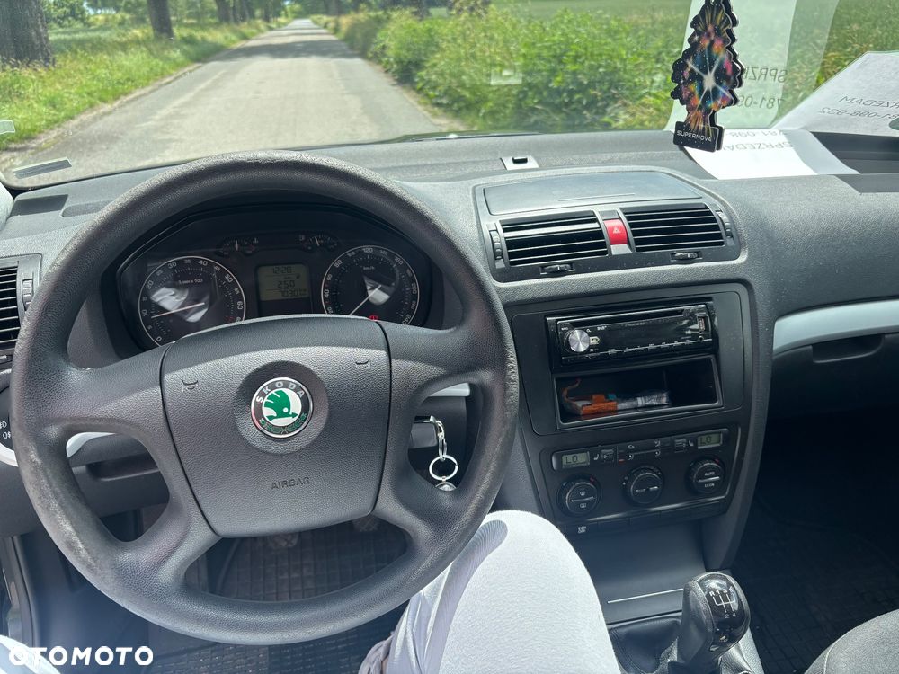 Skoda Octavia 1.6 FSI Ambiente - 13