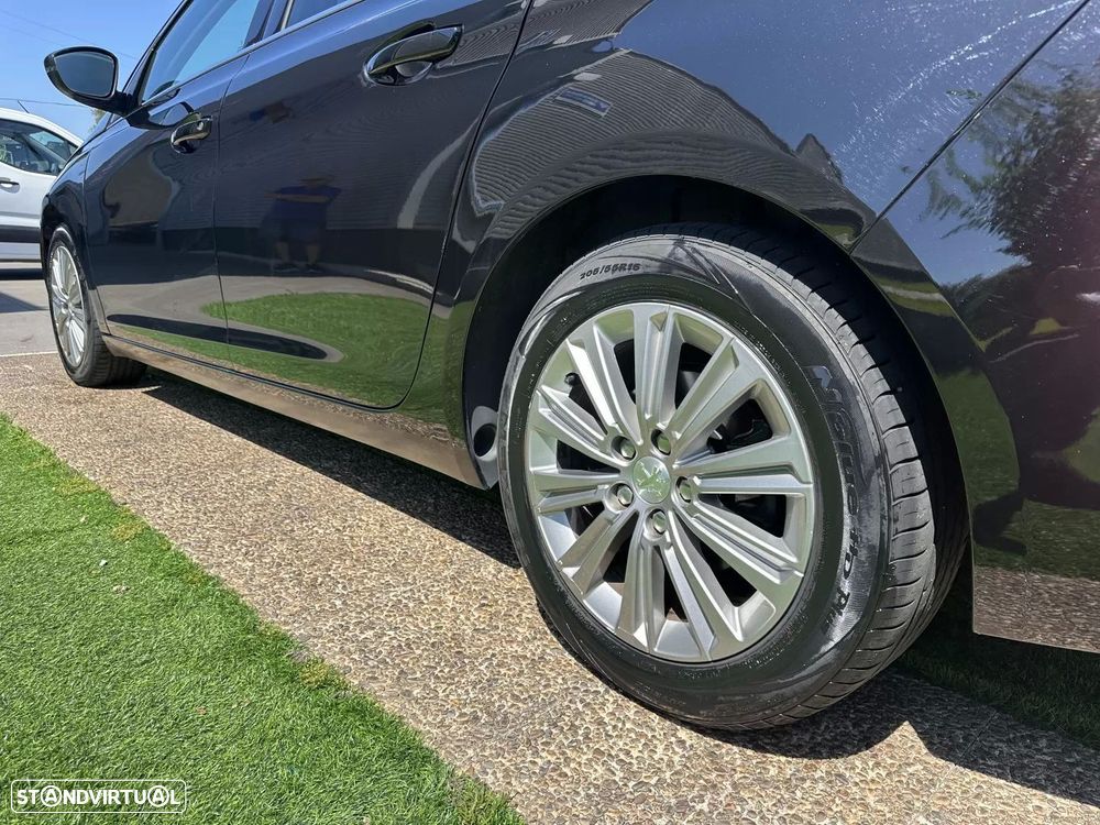Peugeot 308 SW BlueHDi 130 EAT8 Allure Pack - 21