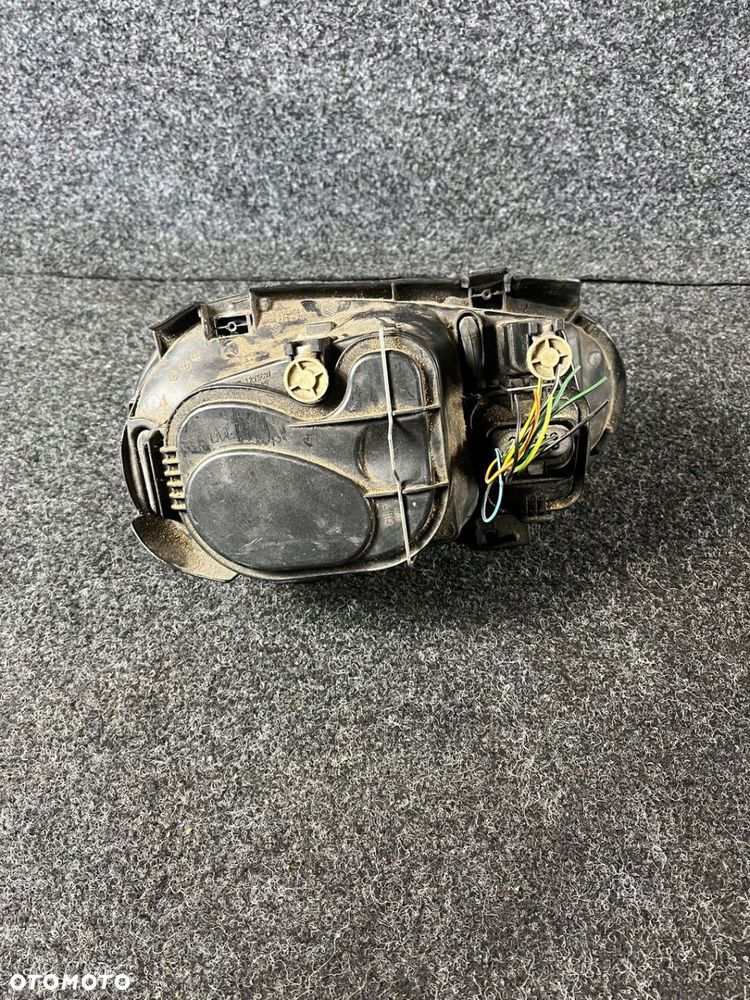 reflektor lewy przód vw golf IV - 5