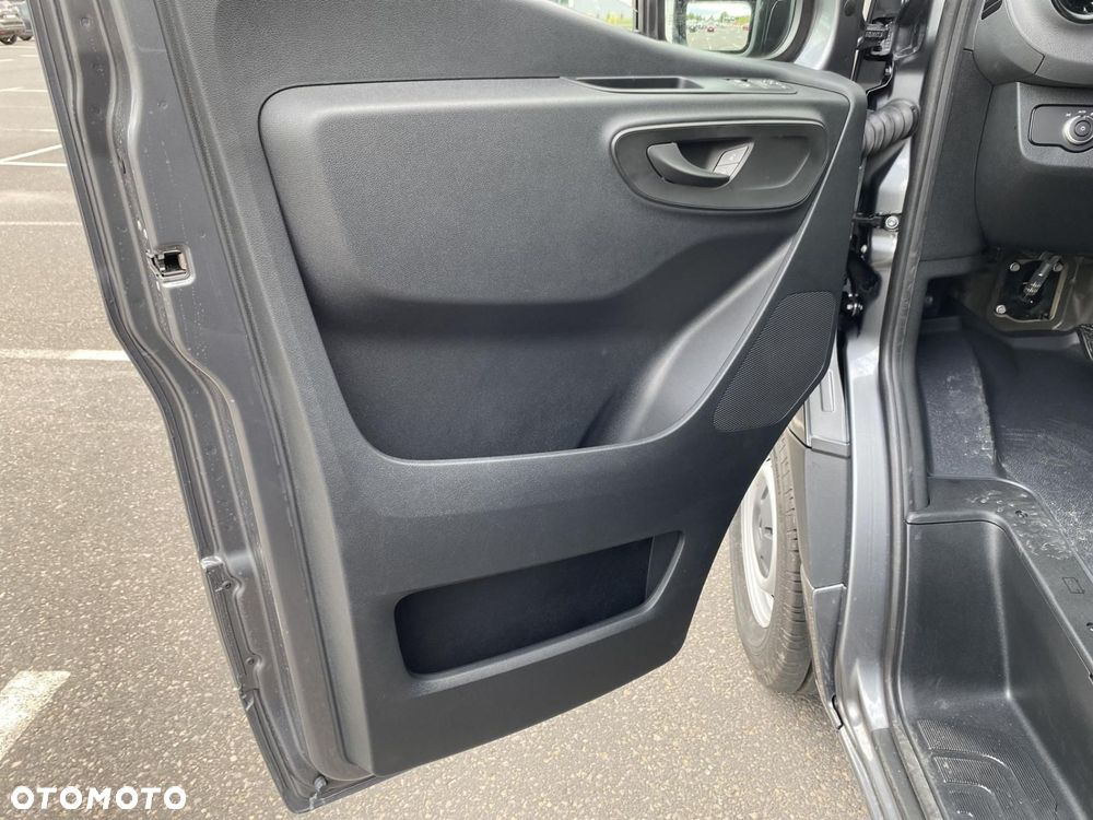 Mercedes-Benz Sprinter - 11