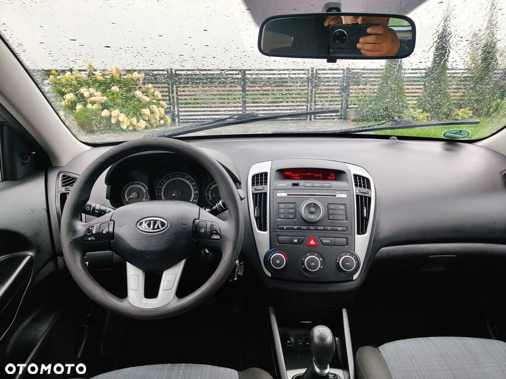 Kia Ceed - 4