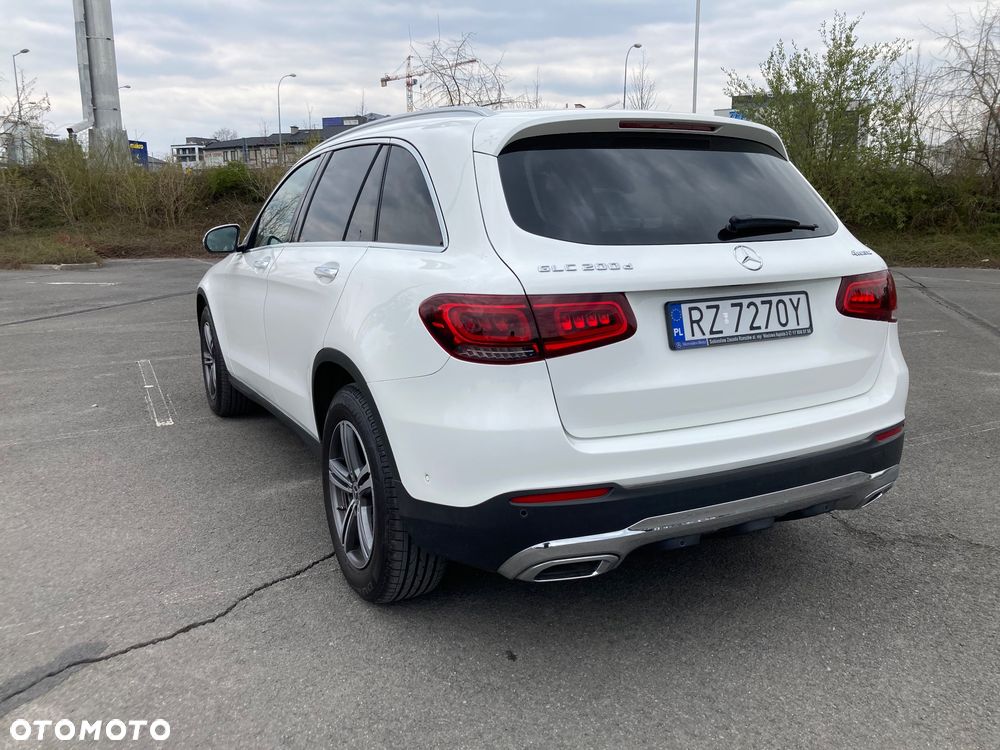 Mercedes-Benz GLC 200 d 4-Matic Business Edition - 2