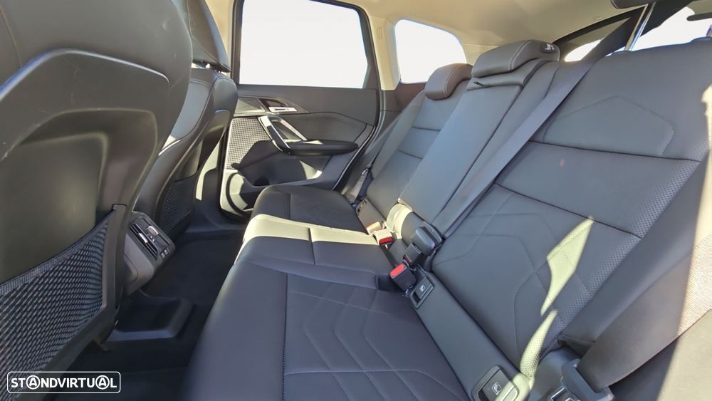 BMW iX1 eDrive20 xLine - 14