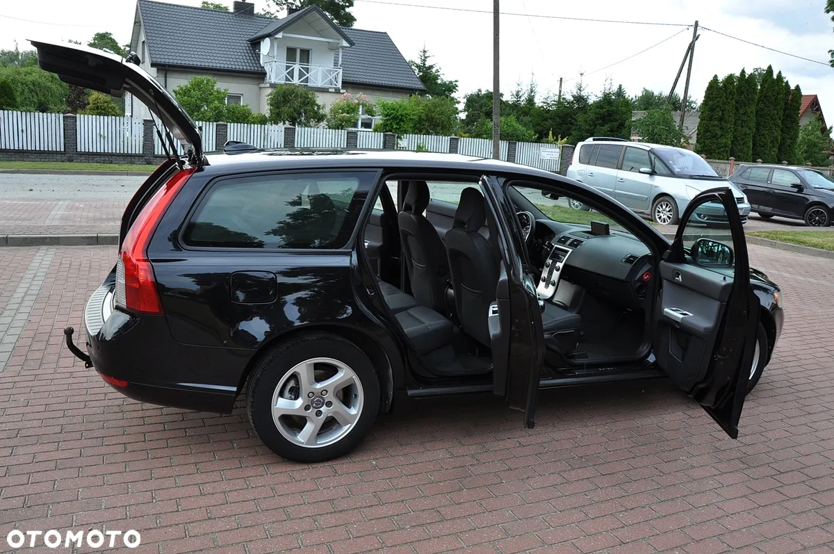 Volvo V50 2.0 Momentum Euro5 - 9