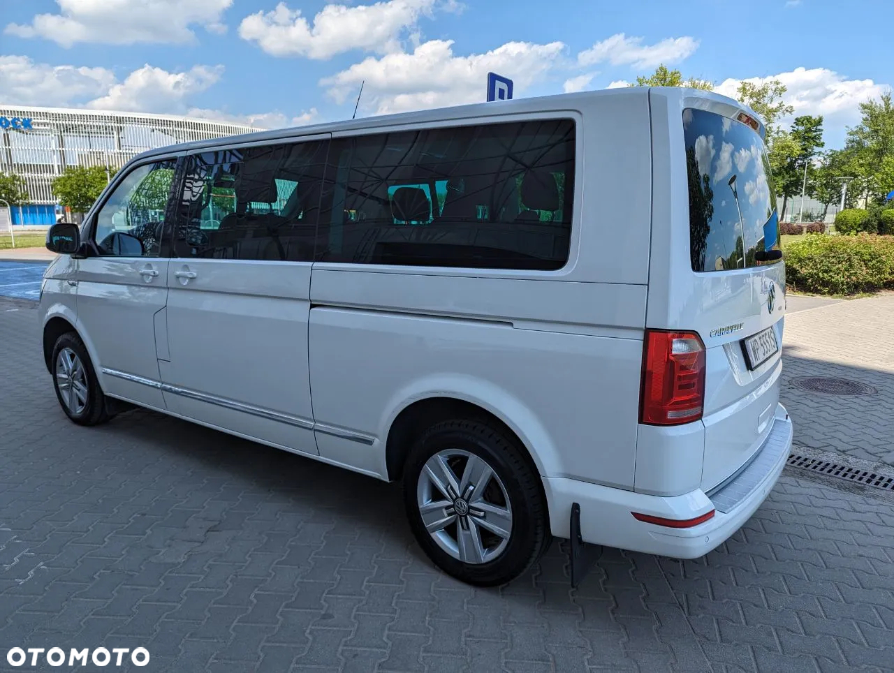 Volkswagen Caravelle - 9