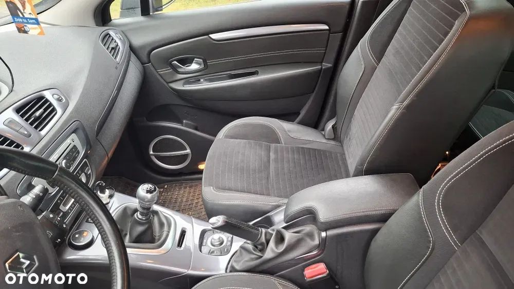 Renault Scenic Energy dCi 130 Euro 6 S&S Xmod Bose Edition - 6