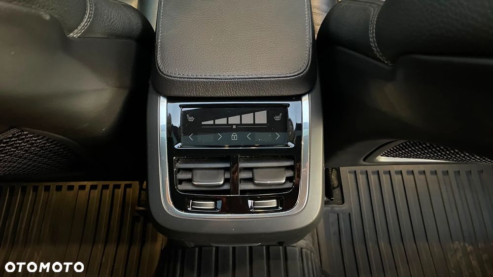 Volvo V90 Cross Country - 23