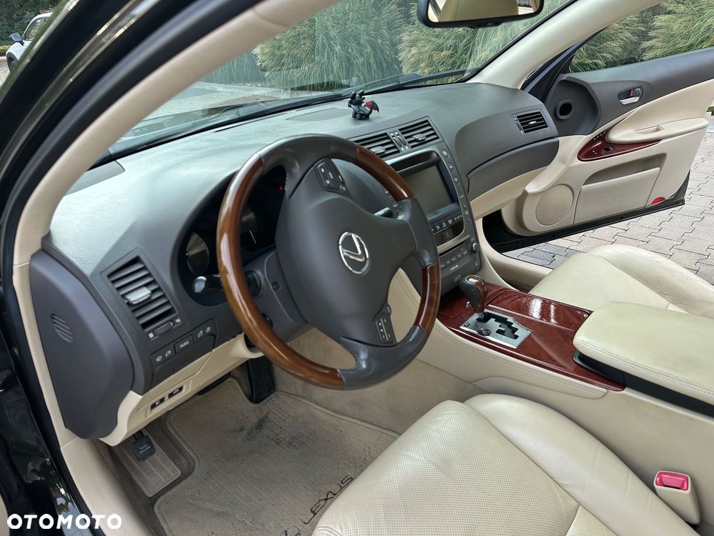 Lexus GS - 16