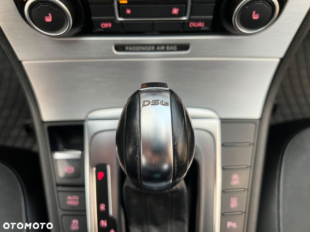 Volkswagen Passat - 16