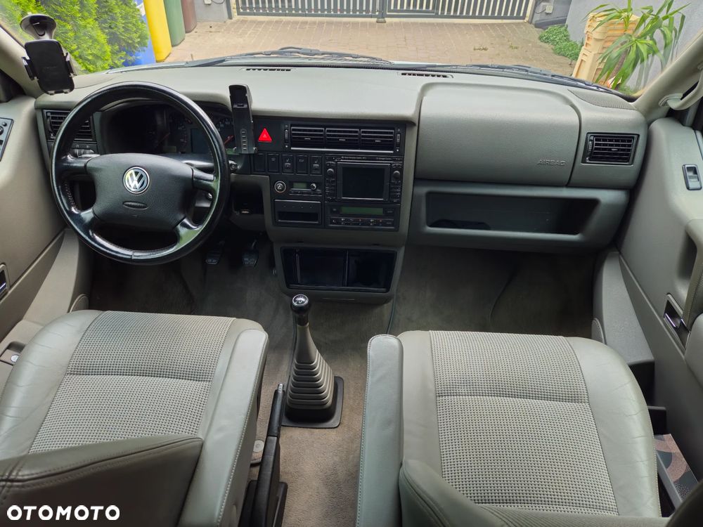 Volkswagen Multivan - 20