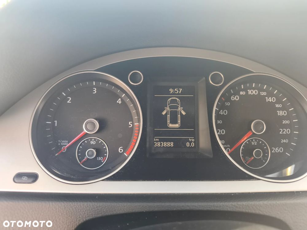 Volkswagen Passat 2.0 TDI DPF Individual - 7